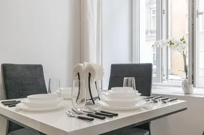 Grundriss der Unterkunft Central 2BR Apartment Bright & Spacious