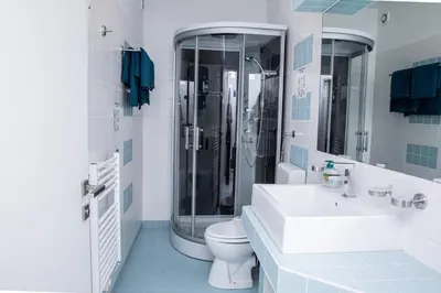 Ein Badezimmer in der Unterkunft Vladys Vienna Apartments