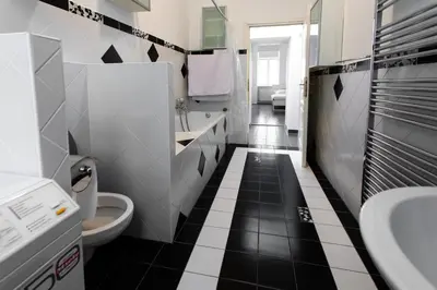 Ein Badezimmer in der Unterkunft 3-Bedroom Apartment in Central Vienna