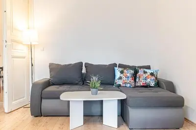 Ein Sitzbereich in der Unterkunft Attractive 2BR Apt Near AKH Ideal for short & Longstays