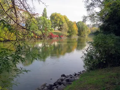 Blick auf einen Fluss in der Nähe der Ferienwohnung