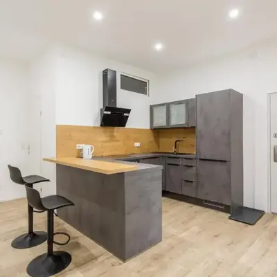 Quiet Terrace Apt