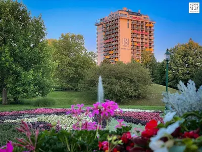 Ein Garten an der Unterkunft Ruheoase mit Parkblick - 15 Min Zentrum - Therme & Gym