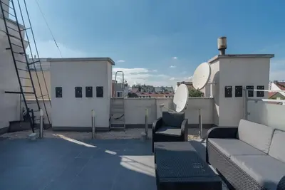 Ein Sitzbereich in der Unterkunft Große Terrasse, Klimaanlage und U-Bahn Nähe