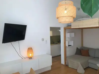 TV/Unterhaltungsangebot in der Unterkunft Neues, gemütliches Studio im Zentrum in Ruhelage
