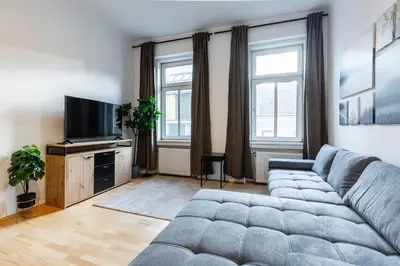 TV/Unterhaltungsangebot in der Unterkunft Cozy Apartment Steps Away from Wiener Stadthalle