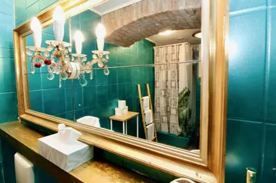 Ein Badezimmer in der Unterkunft Artist Studio in City Center
