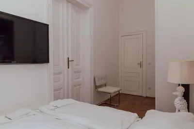 Ein Bett oder Betten in einem Zimmer der Unterkunft Modern stylish comfortable 2 bedroom apartment