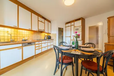 Küche/Küchenzeile in der Unterkunft Spacious Smart Home Vienna