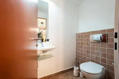 Ein Badezimmer in der Unterkunft Brand-new double bedroom apartment