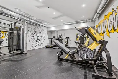 Das Fitnesscenter und/oder die Fitnesseinrichtungen in der Unterkunft Karl und Anton Boutique Apartments