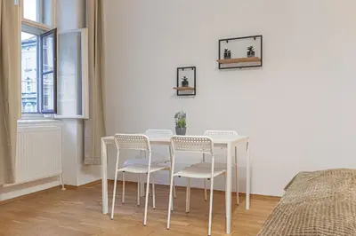 Ein Sitzbereich in der Unterkunft Affordable & Cozy 2-BR Flat , Near Stadthalle