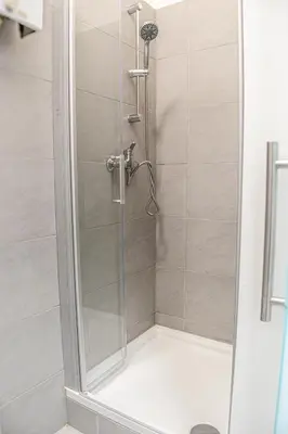 Ein Badezimmer in der Unterkunft Cozy Studio Apt Near Vienna Wiener Stadthalle