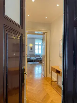 Ein Bett oder Betten in einem Zimmer der Unterkunft Luxury 2BR Apartment Neubaugasse