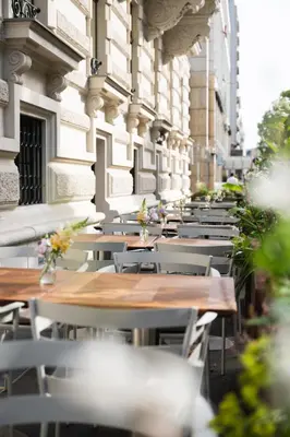 Ein Restaurant oder anderes Speiselokal in der Unterkunft Almanac Palais Vienna