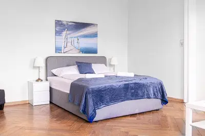 Ein Bett oder Betten in einem Zimmer der Unterkunft 4 Great Apartment Near AKH - Ideal for Groups of 19