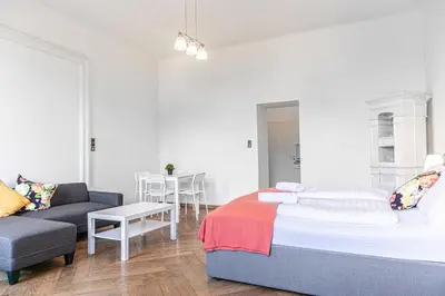Ein Bett oder Betten in einem Zimmer der Unterkunft 4 Great Apartment Near AKH - Ideal for Groups of 19