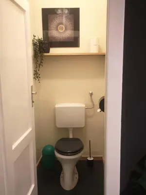 Ein Badezimmer in der Unterkunft Das Kleine Haus - Vintage-Apartment im Innenhof