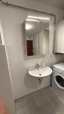 Ein Badezimmer in der Unterkunft Cozy Studio Apt - Near Prater Ferris Wheel