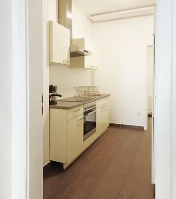Küche/Küchenzeile in der Unterkunft 3 bedrooms with ensuite bathrooms