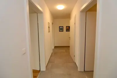 Grundriss der Unterkunft Modern Balcony Apartment with free Parking