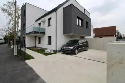 Das Gebäude in dem sich die Ferienwohnung befindet