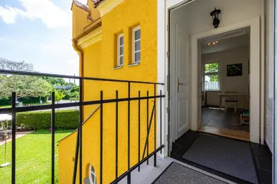 Das Gebäude in dem sich die Ferienwohnung befindet