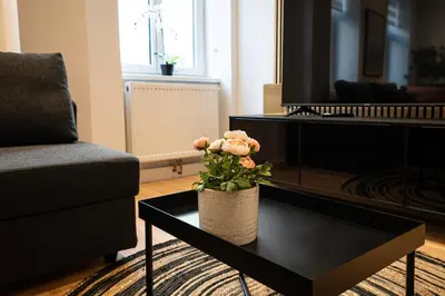Ein Sitzbereich in der Unterkunft Experience Fresh Comfort in our Brand-New Apartment in Vienna's 17th District
