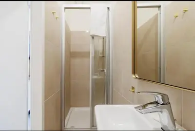 Ein Badezimmer in der Unterkunft Apartment near Hauptbahnhof - Kingsize Bed