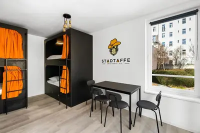 Ein Zertifikat, Auszeichnung, Logo oder anderes Dokument, das in der Unterkunft Stadtaffe - Chic Hostel VIE ausgestellt ist