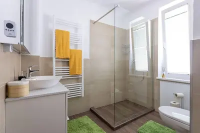 Ein Badezimmer in der Unterkunft NEW ShalalaLiving Vienna - Lovely Home near Schönbrunn in Vienna - AG