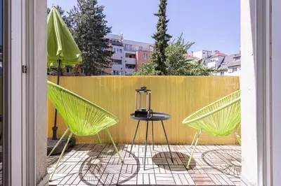 Ein Patio oder anderer Außenbereich in der Unterkunft NEW ShalalaLiving Vienna - My Cosy Home near Schönbrunn - VthG