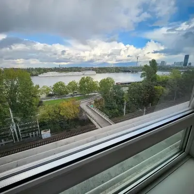 Lovely Apartment for 4 on the Danube River - Free Private Parking