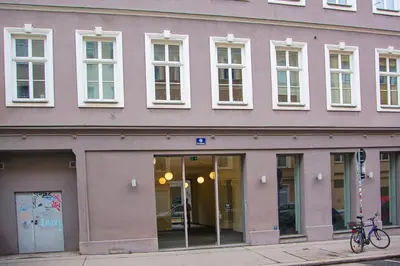 Radfahren an der Unterkunft White Lotus Apartment oder in der Nähe