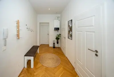 Grundriss der Unterkunft Sunny 1BR with Terrace near Schönbrunn