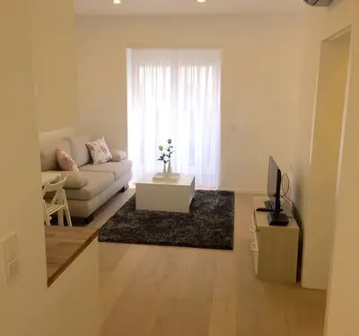Ein Sitzbereich in der Unterkunft NEW Apartment - 10 min DOWNTOWN