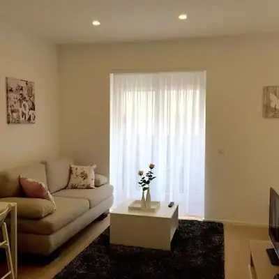 NEW Apartment - 10 min DOWNTOWN