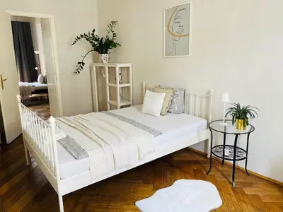 Ein Bett oder Betten in einem Zimmer der Unterkunft Beautiful city centre apartment