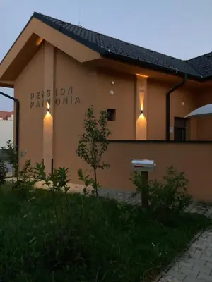 Das Gebäude in dem sich die Pension befindet