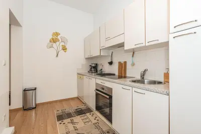 Küche/Küchenzeile in der Unterkunft Beautiful Apartment - 12 minutes to City Center