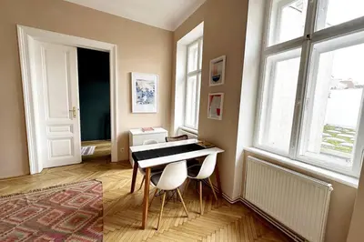 Grundriss der Unterkunft Ruhige & große Altbauwohnung 7min zum Zentrum