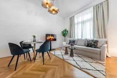 Ein Sitzbereich in der Unterkunft Smile Apartments Döbling