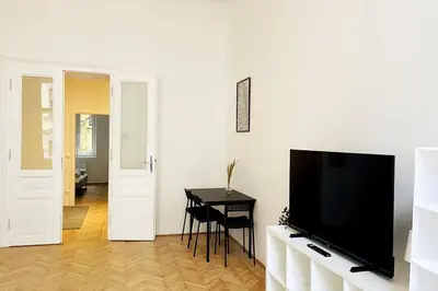 TV/Unterhaltungsangebot in der Unterkunft City-Center-Apartment Hip Area, Big & New