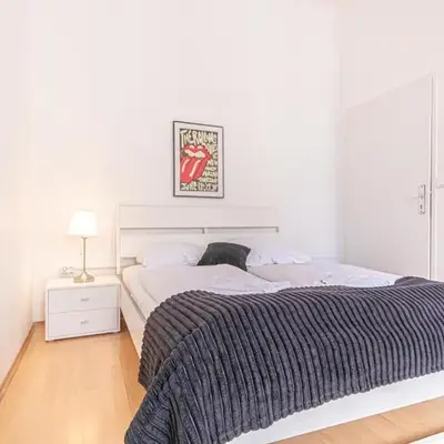 Sweet 3 private rooms in shared Apt Near Wiener Stadthalle & Central