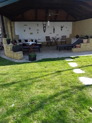 Ein Garten an der Unterkunft Gästehaus Samira