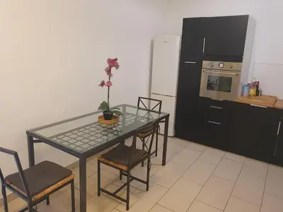 Küche/Küchenzeile in der Unterkunft Spacious Apartment near the center