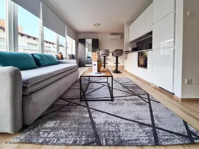 Ein Sitzbereich in der Unterkunft St Antoni Suite2 Stilvolle Ferienwohnung mit Parkplatz in Eisenstadt