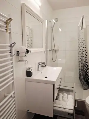 Ein Badezimmer in der Unterkunft Lauro Apartment