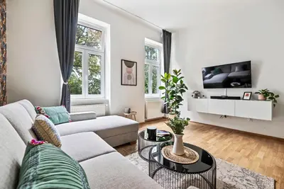TV/Unterhaltungsangebot in der Unterkunft Cozy, generous City Apartment - 10 min to city-centre - Contactless 24h Check-In