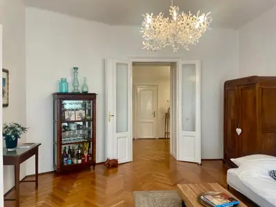 Ein Bett oder Betten in einem Zimmer der Unterkunft Charmante Innenstadtwohnung